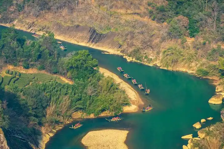 Jiuqu Creek Drifting